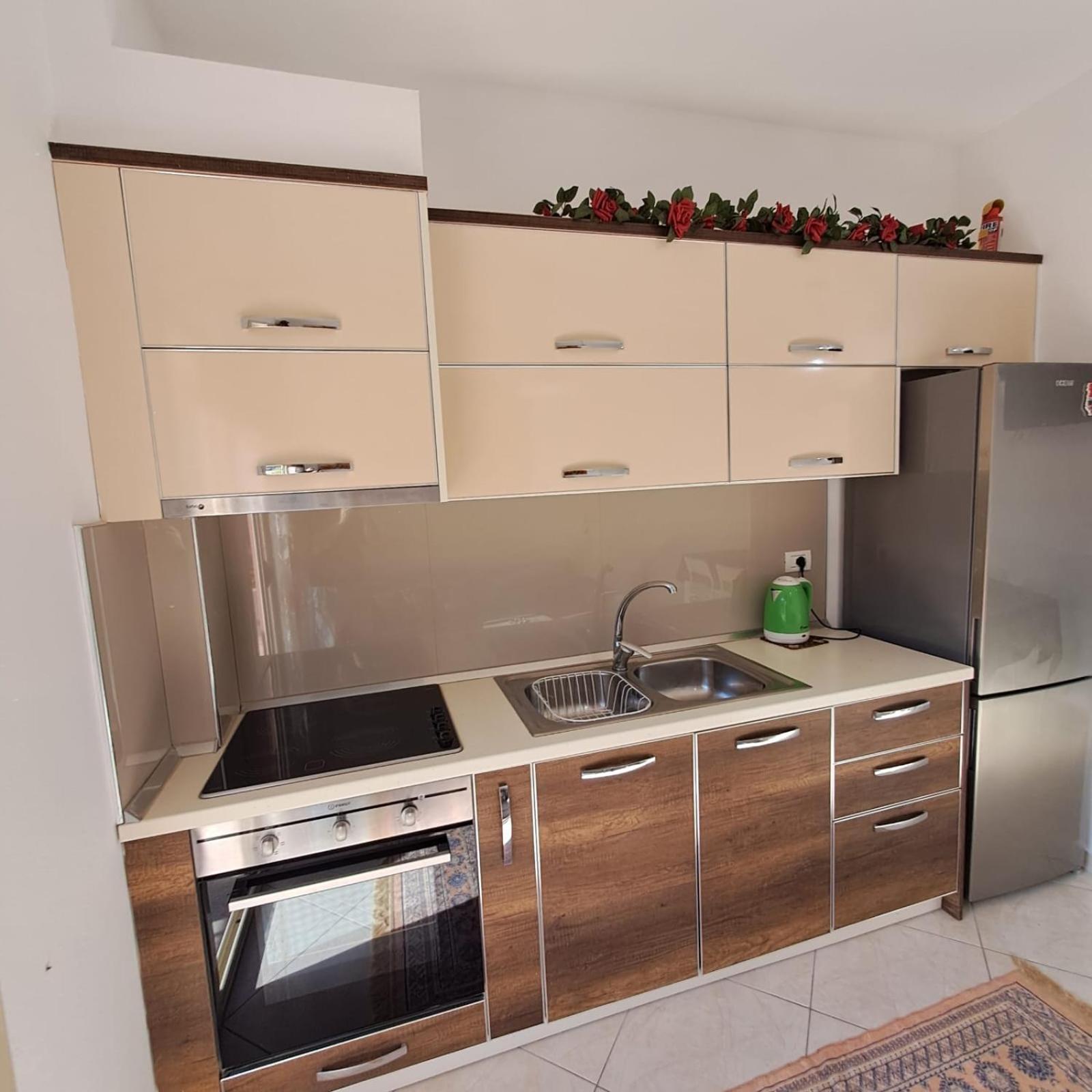 Flowers & Green 2 Bedrooms Apartment & Box Garage วญอเรอ ภายนอก รูปภาพ